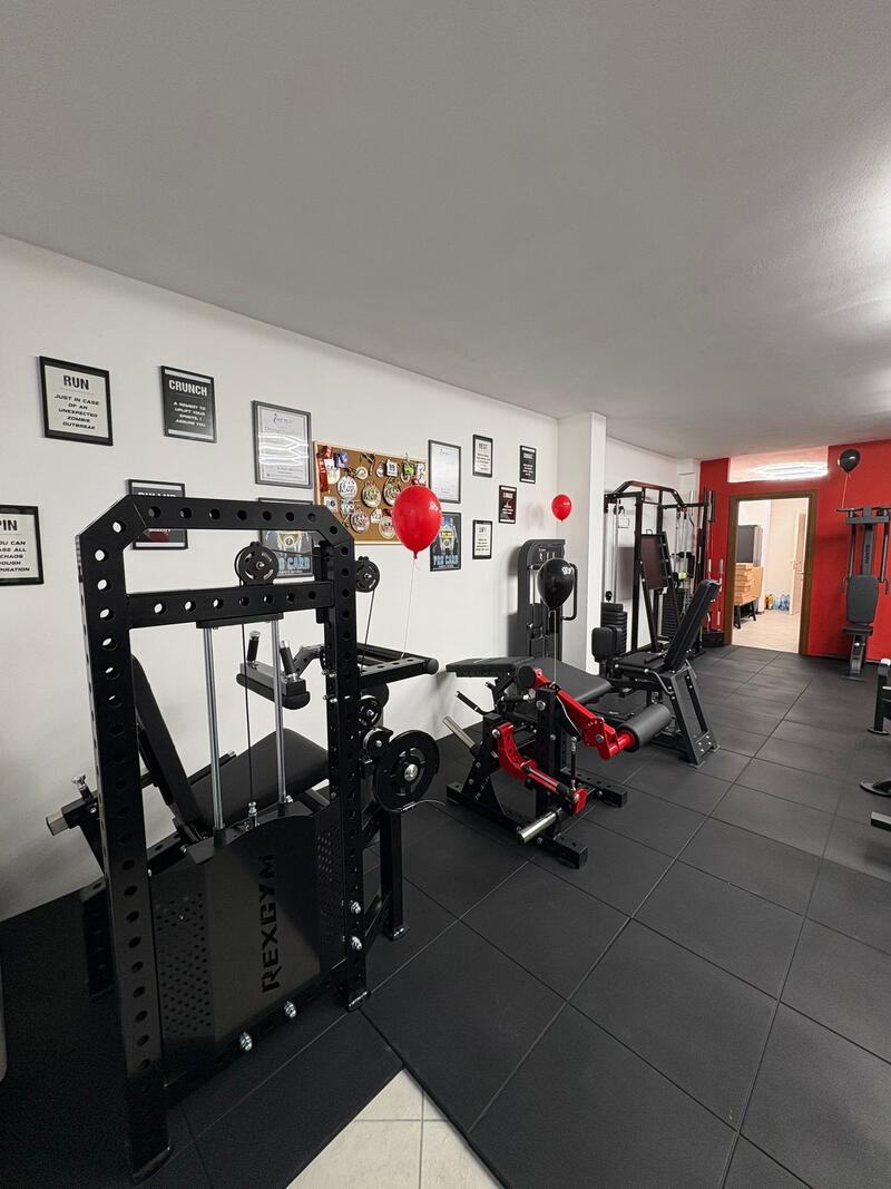 Area attrezzi palestra